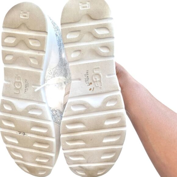 Ugg    - Picture 2 of 3